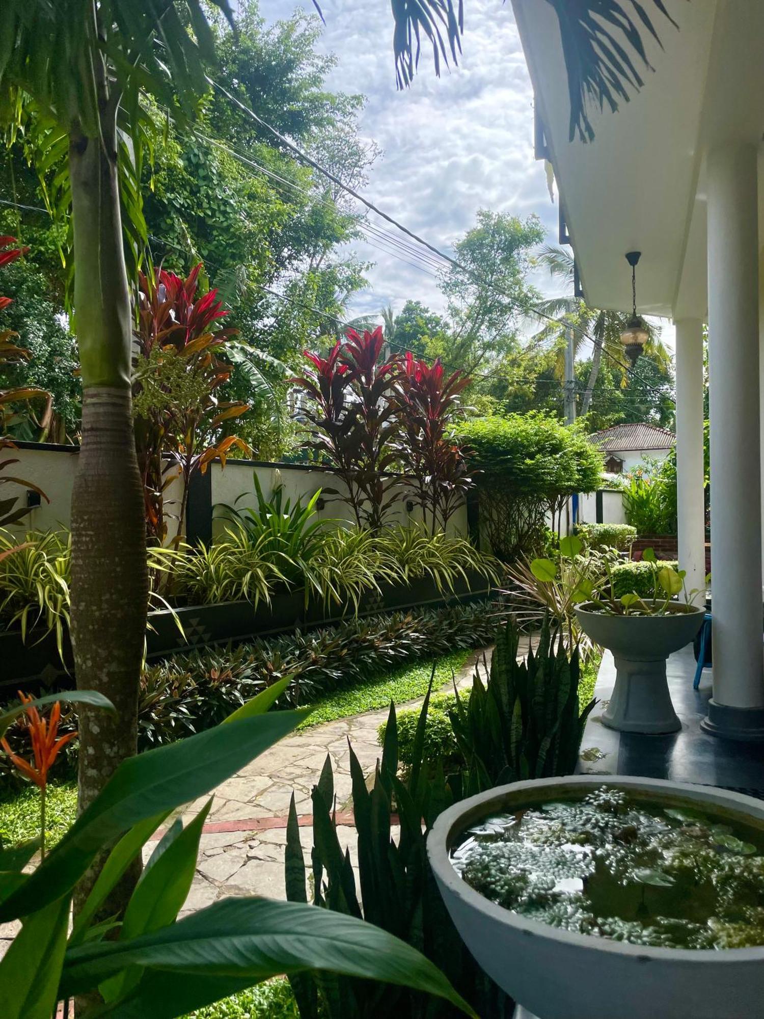 Habibi Hostel & Restaurant Unawatuna Εξωτερικό φωτογραφία